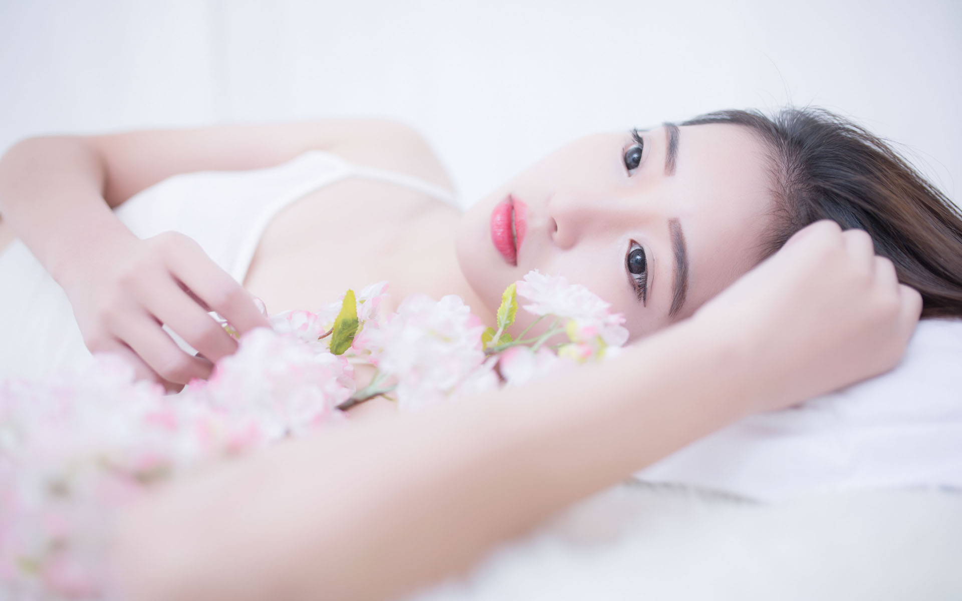 “锋刃-2025”国际狙击手射击竞赛进行“解救人质精准狙击”课目竞赛